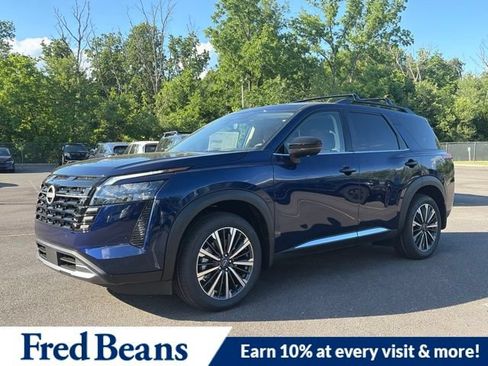 New 2026 Nissan Pathfinder Platinum w/ Cargo Package AWD/4WD image 3