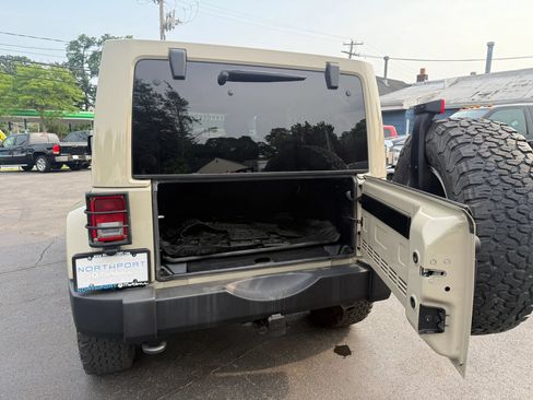 Used 2018 Jeep Wrangler Unlimited Rubicon w/ Dual Top Group AWD/4WD image 20