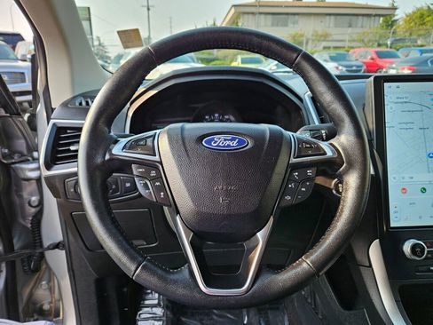 Used 2022 Ford Edge SEL image 2