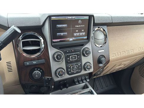 Used 2016 Ford F250 Lariat w/ Lariat Interior Package image 20