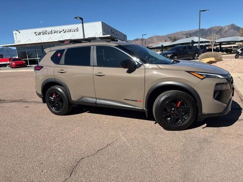 Used 2025 Nissan Rogue SV image 12