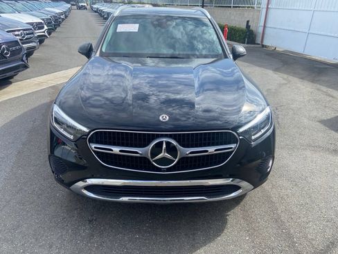 Used 2025 Mercedes-Benz GLC 350e 4MATIC image 2