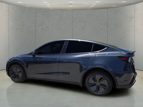 Used 2026 Tesla Model Y Long Range AWD/4WD image 7