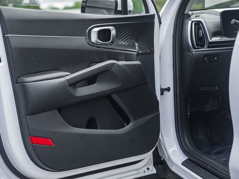 Used 2024 Kia Sorento S image 34