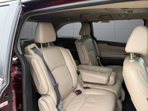 Used 2018 Honda Odyssey Touring image 24
