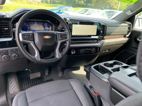 Certified 2024 Chevrolet Silverado 1500 LT AWD/4WD image 15