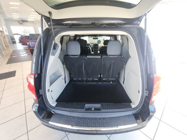 Used 2017 Dodge Grand Caravan SXT FWD image 39