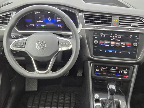 Used 2022 Volkswagen Tiguan SE AWD/4WD image 23