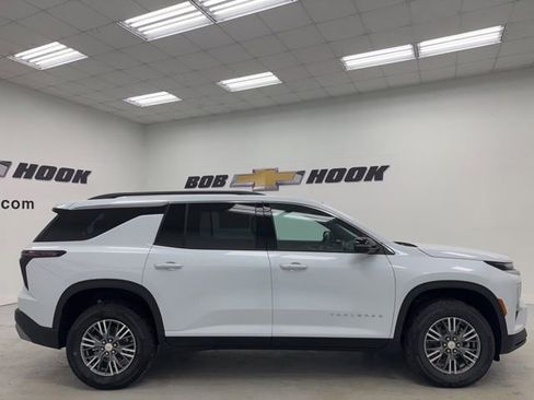 New 2026 Chevrolet Traverse LT w/ LPO, Floor Liner Package AWD/4WD image 4