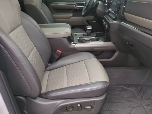 Used 2023 Chevrolet Silverado 1500 ZR2 w/ Technology Package image 23