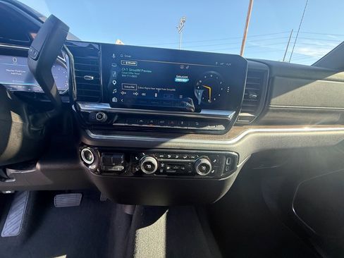 Used 2025 Chevrolet Silverado 1500 LT image 15