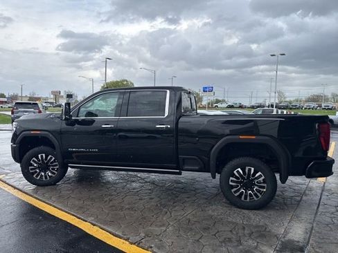 New 2026 GMC Sierra 2500 Denali Ultimate AWD/4WD image 3