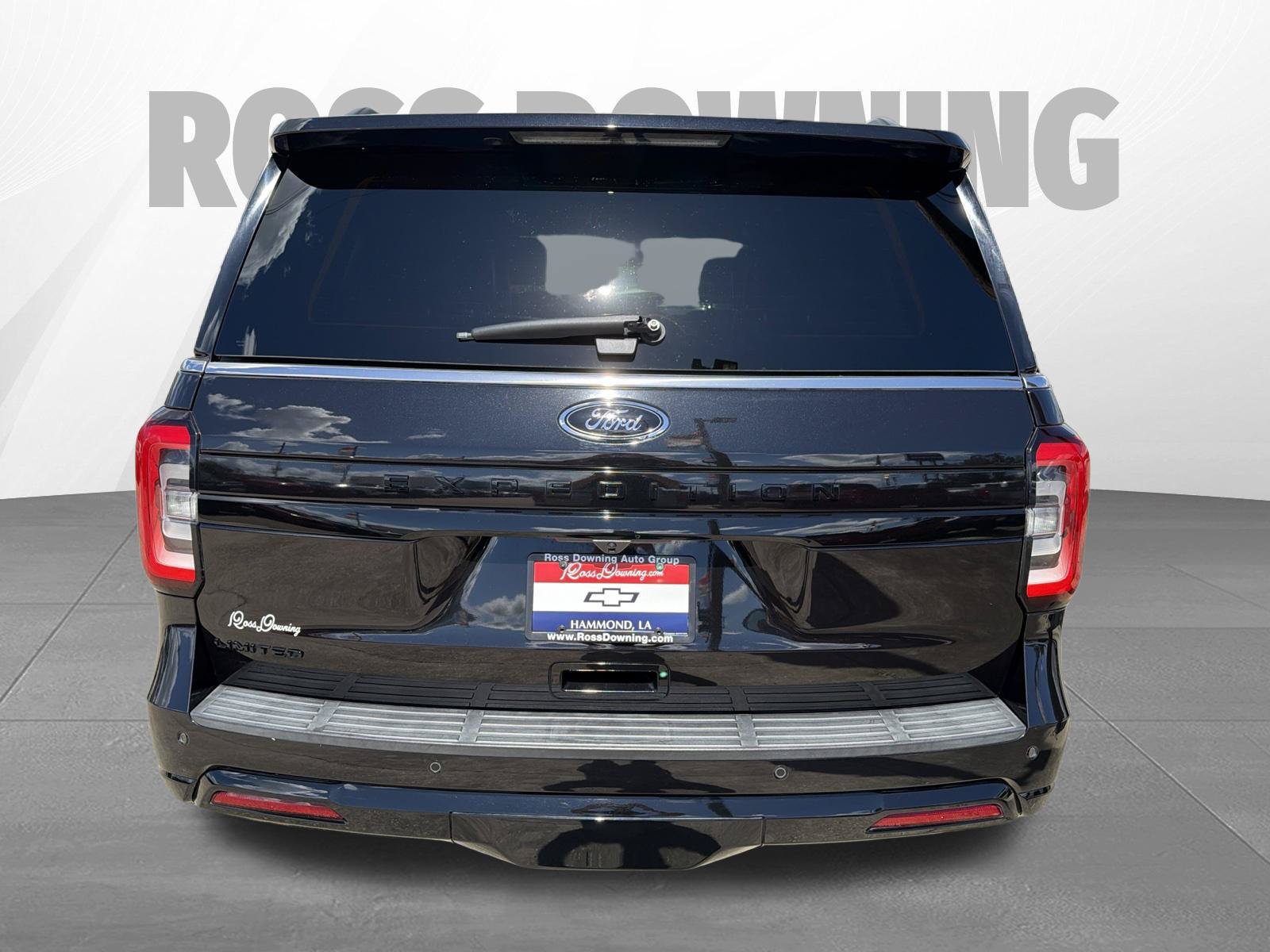 Used 2024 Ford Expedition Limited RWD image 5