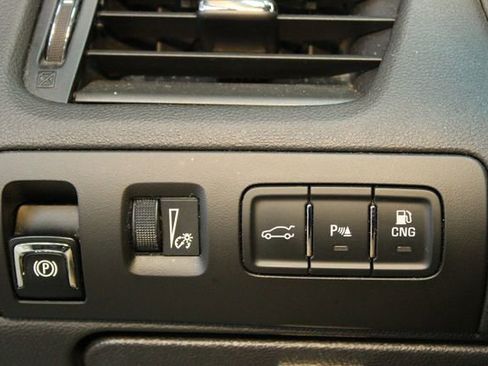 Used 2015 Chevrolet Impala LT FWD image 18