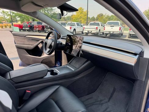 Used 2023 Tesla Model Y Long Range AWD/4WD image 37