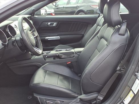 Used 2017 Ford Mustang GT Premium image 23