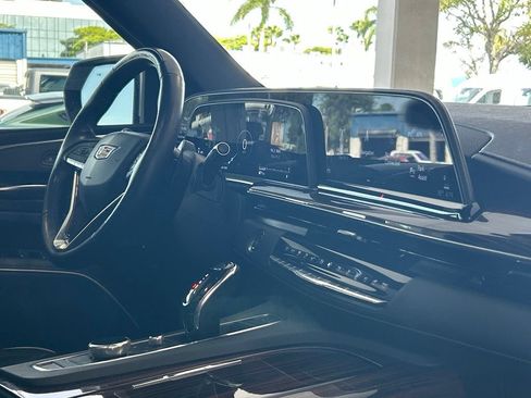 Used 2022 Cadillac Escalade Premium Luxury w/ Performance Package RWD image 28