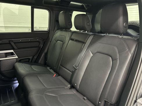Used 2024 Land Rover Defender 110 S image 16