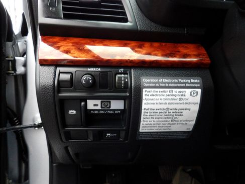 Used 2012 Subaru Outback 2.5i Limited w/ Moonroof Pkg image 16