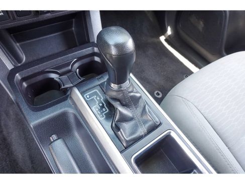Used 2018 Toyota Tacoma SR5 RWD image 20
