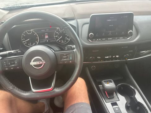 Used 2023 Nissan Rogue SL FWD image 17