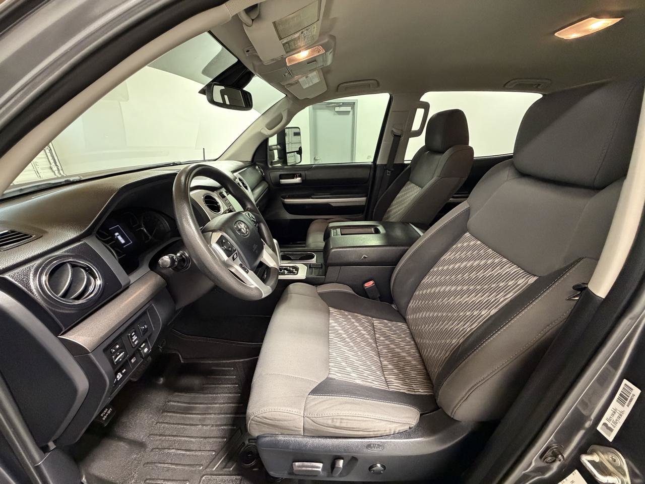 Used 2018 Toyota Tundra SR5 w/ SR5 Upgrade Package AWD/4WD image 22
