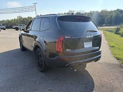 Used 2022 Kia Telluride EX w/ EX Premium Package AWD/4WD image 3