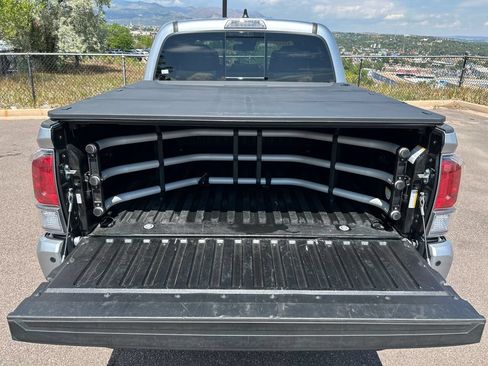 Used 2023 Toyota Tacoma TRD Off-Road w/ Technology Package AWD/4WD image 5