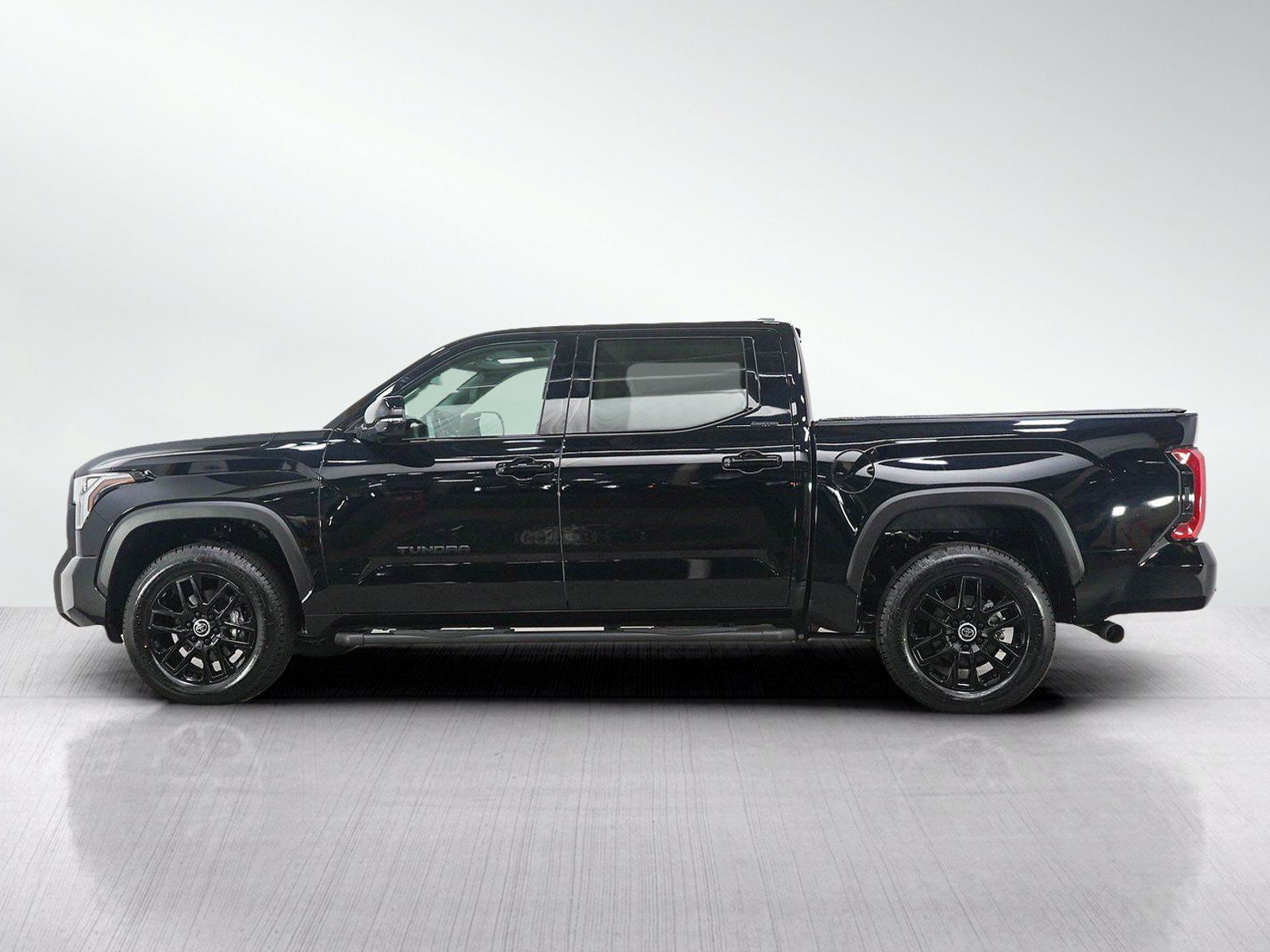 Used 2024 Toyota Tundra Limited AWD/4WD image 2