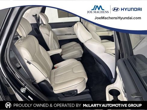Used 2023 Hyundai Palisade Calligraphy image 13