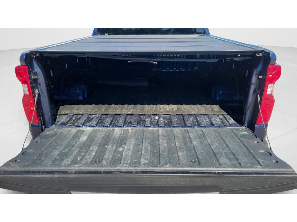 Used 2022 Chevrolet Silverado 1500 LT AWD/4WD image 9