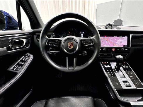 Used 2026 Porsche Macan AWD/4WD image 15