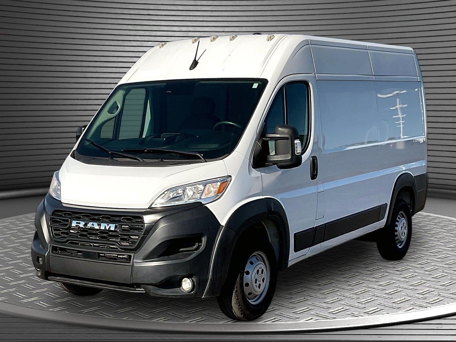 Used 2025 RAM ProMaster 2500 w/ Convenience Group FWD image 3