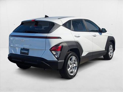 New 2026 Hyundai Kona SE image 2