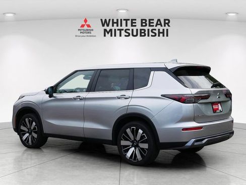 Used 2025 Mitsubishi Outlander SE AWD/4WD image 4