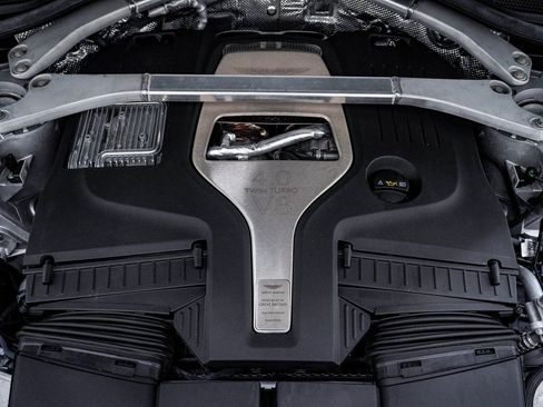 Used 2022 Aston Martin DBX image 34
