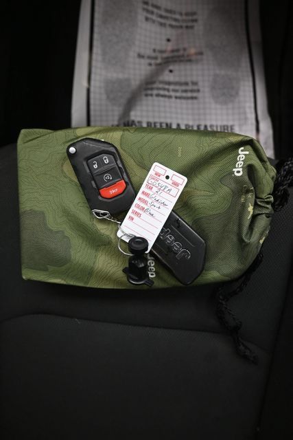 Used 2021 Jeep Gladiator Sport AWD/4WD image 9