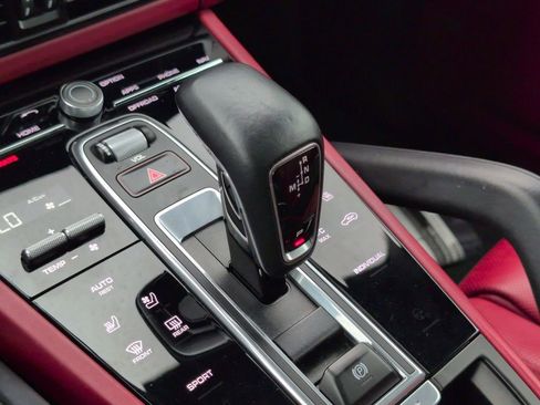 Used 2021 Porsche Cayenne image 14