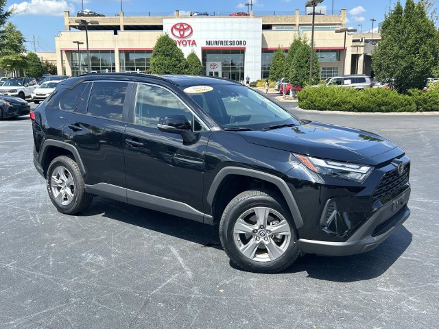 Used 2025 Toyota RAV4 XLE AWD/4WD image 2
