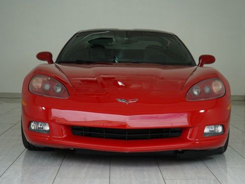 Used 2009 Chevrolet Corvette Coupe w/ Preferred Equipment Group RWD image 2