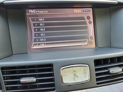 Used 2015 INFINITI Q70 L 5.6 image 19