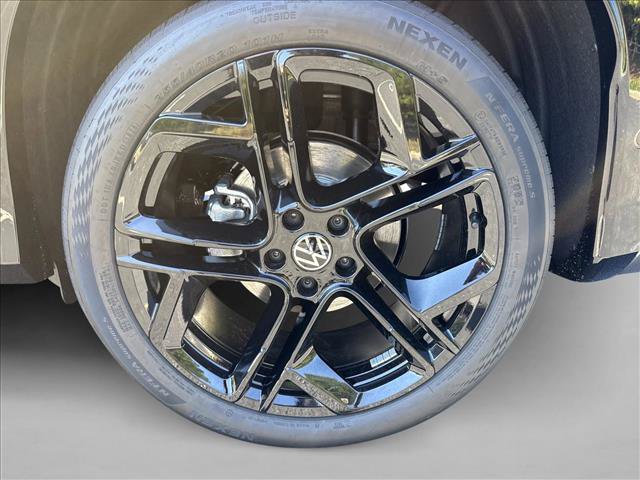 New 2026 Volkswagen Tiguan SE R-Line FWD image 9
