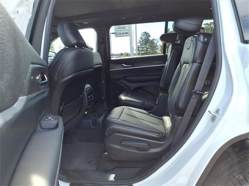 New 2025 Jeep Grand Cherokee L Limited image 19