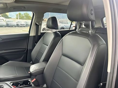 Used 2020 Volkswagen Tiguan SEL AWD/4WD image 22