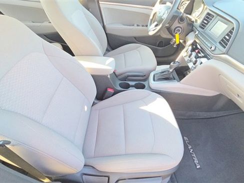 Used 2019 Hyundai Elantra SE image 25