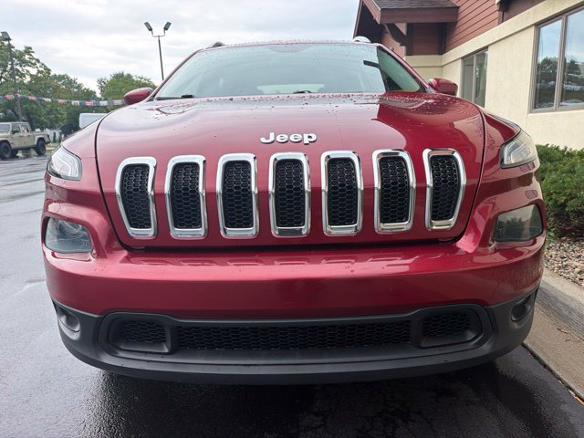 Used 2016 Jeep Cherokee Latitude w/ Cold Weather Group AWD/4WD image 15