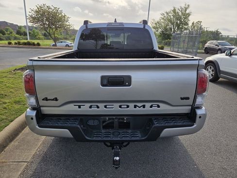 Used 2022 Toyota Tacoma TRD Off-Road w/ TRD Premium Off Road Package AWD/4WD image 7