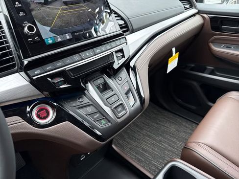 New 2026 Honda Odyssey Touring image 25