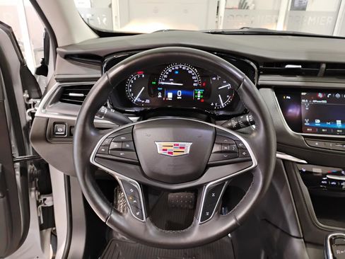 Used 2018 Cadillac XT5 Luxury w/ Driver Awareness Package AWD/4WD image 33