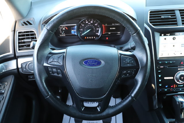 Used 2017 Ford Explorer Limited w/ Equipment Group 301A AWD/4WD image 28